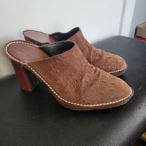 Donald J. Pliner Womens Ollie Suede Pointed Toe Mules Shoes 6.5 M BSM I-04. NICE